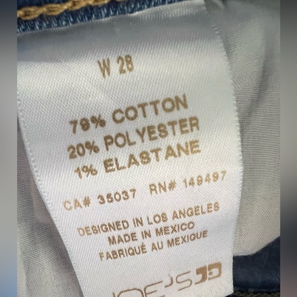 Joe's Jeans High Rise Boyfriend Blue Ripped Torn Relaxed Denim Raw Hem Size 28 - Picture 11 of 11